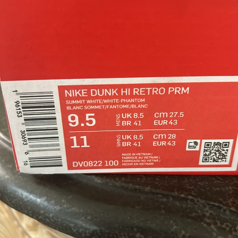 Lightly worn Nike Dunks - Picture 6 of 6